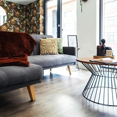 Apartamento 2 Bed 2 Bath Lux - Bullring - Free Wifi & Netflix - Contractors - Sleeps 6